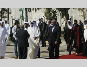 The emir of Qatar visits the Gaza Strip (Filastin al-'Aan, October 23, 2012). 