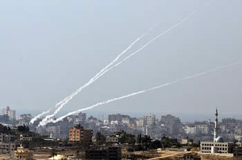 Rocket fire from the heart of the densely populated north Gazan Beit Hanoun (Shihab, October 25, 2012)