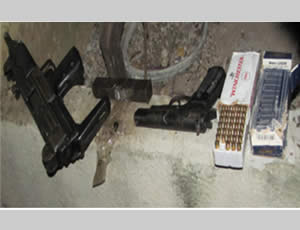 The weapons found in the terrorists' possession (Israel Security Agency website, January 31, 2013).