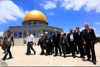 Rami Hamdallah (center, red tie), new Palestinian Authority prime minister, visits the Temple Mount (Wafa News Agency, June 16, 2013).