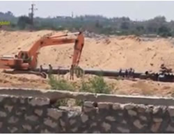 The canal under construction by the Egyptian army along the Gaza Strip border (Sada, August 27, 2015)