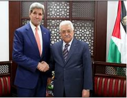 Mahmoud Abbas se reune en su despacho en Ramallah con el Secretario de Estado norteamericano, John Kerry (WAFA, 24 de noviembre de 2015)