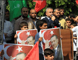 Demonstration in the Gaza Strip after the failed military coup in Turkey (Twitter account of Palinfo, July 17, 2016).