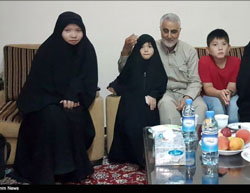  Soleimani at the house of Fatemiyoun commander Tavasoli, killed in Syria (Tasnim, August 2, 2016). 