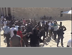 Muslims clash with Israeli police on the Temple Mount after Jews enter the compound on Tisha b'Av (YouTube, August 14, 2016).