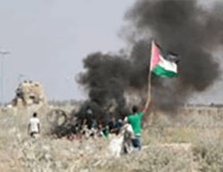 Palestinians riot east along the border security fence east of Gaza City (Twitter account of Palinfo, August 26, 2016).