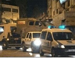 The Palestinian police return the IDF vehicle to Israel driven by two female soldiers who mistakenly entered Tulkarm (Ya Eini website, September 12, 2016)