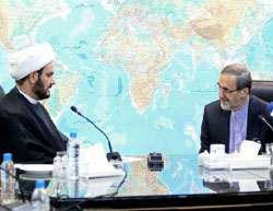 Sheikh Akram al-Ka'bi meets with Ali-Akbar Velayati during a visit to Tehran  (Tasnim, September 1, 2016).