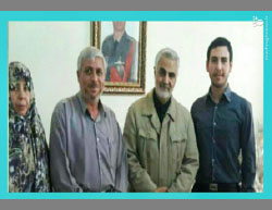 Soleimani (second from right) with the family of Yadollahi Monfared, an officer in the Iranian army who was killed in Syria in April 2016 (Mashreq News, October 27, 2016). 