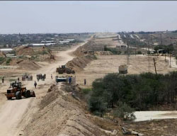 העבודות בגבול רצועת עזה מצרים (דף הפייסבוק של משרד הפנים ברצועה, 28 ביוני 2017)