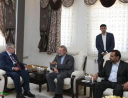 Talabani meets with Ali Larijani, speaker of the Majlis (Asr-e Iran, July 12, 2017).