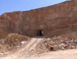 Video released by Hezbollah, showing the capture of a workshop of the Headquarters for the Liberation of Al-Sham in the Arsal ridges. The workshop had served for manufacturing IEDs, mortar shells, rockets and car bombs. The workshop was hidden inside a cave. Right: The entrance to the workshop. Left: Lathe found inside (Hezbollah’s Military Spokesman’s Office, July 28, 2017).