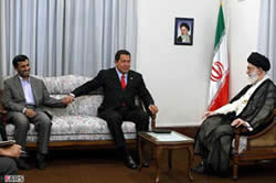 Hugo Chavez (center) on a meeting with Khamenei (right)