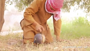 Abu Daoud le Palestinien pose une mine.