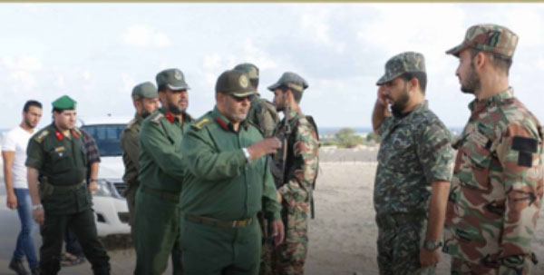 Na'im al-Ghoul rend visite aux forces du Hamas le long de la frontière entre la bande de Gaza et l'Egypte (Page Facebook des forces de sécurité nationales dans la bande de Gaza, 3 octobre 2017)