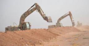 Heavy machinery works on the border between Iraq and Syria by Popular Mobilization operatives to prevent infiltration of ISIS operatives from Syria into Iraq (Iraqi News Agency, October 29, 2017)