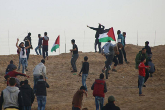 Emeute de Palestiniens à l'Est du camp de réfugiés d'al-Bureij dans le Centre de la bande de Gaza (Compte Twitter de Palinfo, 12 janvier 2018)