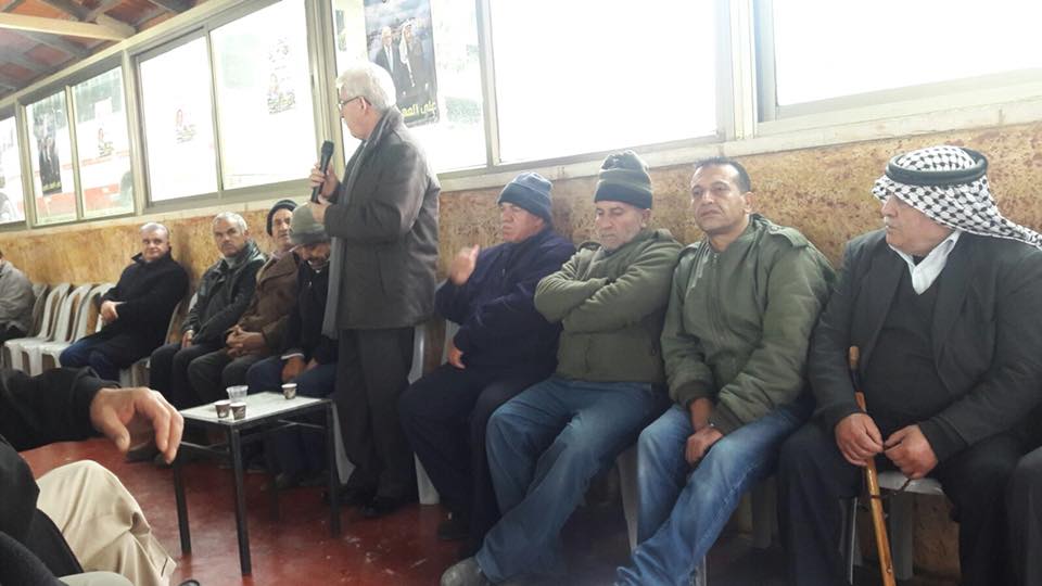 Jamal Muheisen gives a speech in the mourning tent in Beit Surik (official Fatah Facebook page, February 17, 2018).