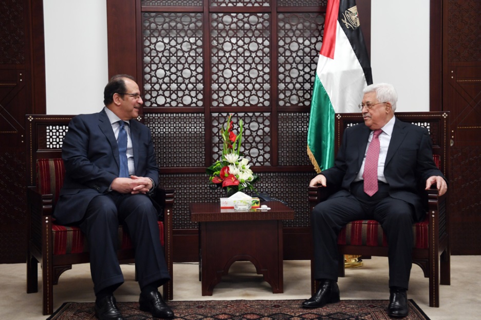 Mahmoud Abbas rencontre le chef des renseignements généraux égyptiens à sonbureau à Ramallah (Wafa, 3 avril 2018)