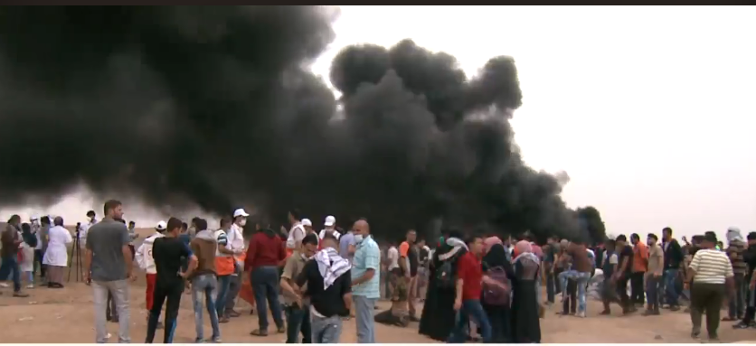 Incendie de pneus lors de la "marche du retour" à l'Est de Jabaliya (Al-Jazeera, 4 mai 2018)