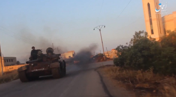 Char de l'Armée de Khaled bin Al-Walid dans la ville de Hayt (Ghurabaa, site affilié à l'Etat islamique, 13 juillet 2018)