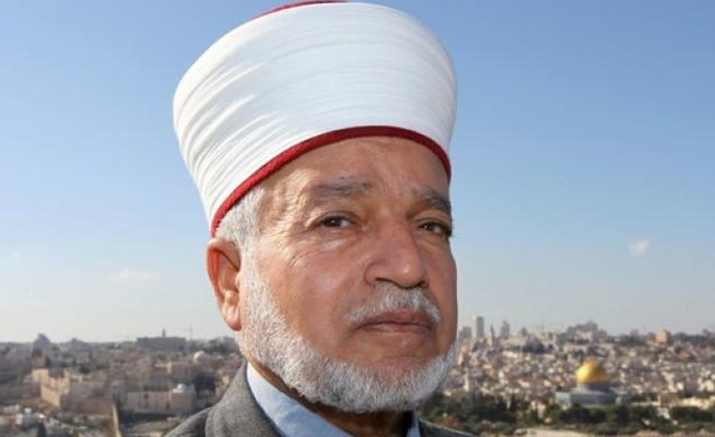 Grand Mufti of Jerusalem and the Palestinian Authority Sheikh Muhammad Hussein, who has issued a fatwa banning participation in the municipal elections (photo: Al-Ghad, July 14, 2017)