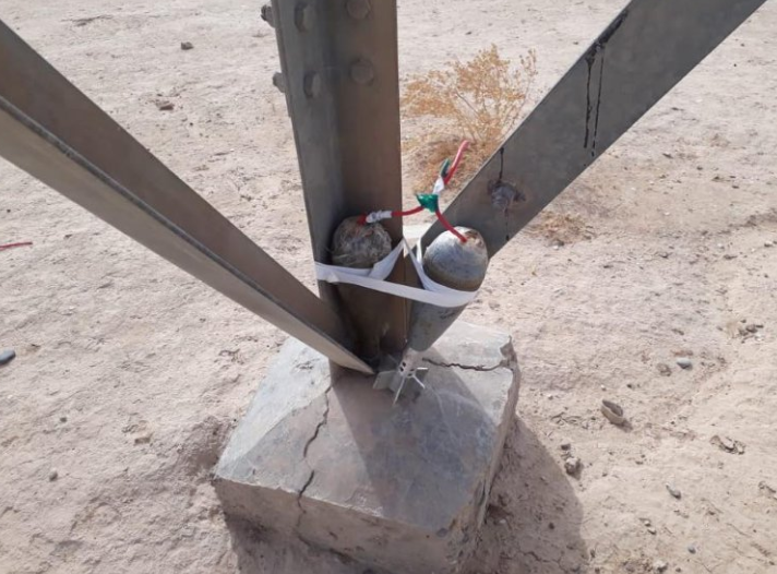 IED consisting of two mortar shells, attached to one of the bases of a high-voltage pylon (Twitter, October 1, 2018)