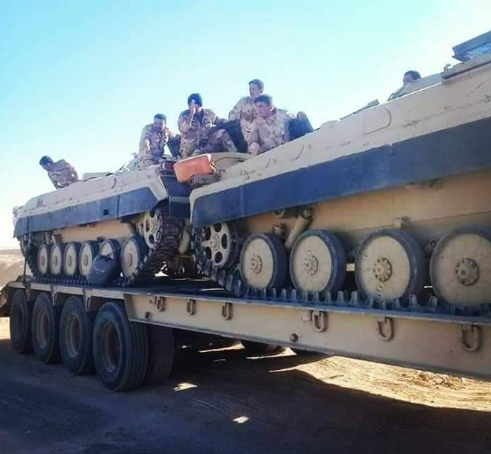  Des chars de la 9e division en route vers la frontière irako-syrienne (Compte Twitter de Deir ez-Zor Now, 2 novembre 2018)