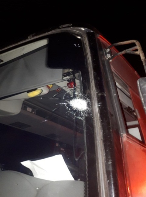 The windshield of the bus attacked near Beit El (Beit El security, November 7, 2018).