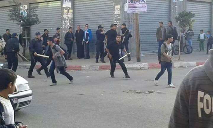 Hamas security force operatives disperse a Fatah memorial rally for Yasser Arafat in the Gaza Strip (official Fatah Facebook page, November 11, 2018).