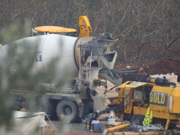 IDF forces continue filling the tunnels with concrete (Metulla area) (Ali Shoeib's Twitter account, December 26, 2018).