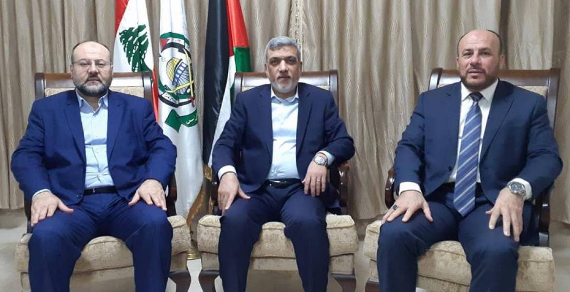 Die Zeremonie in Beirut, v. l. n. r.: Ali Baraka, Izzat al-Rischk, Ahmed Abd al-Hadi (Website der Hamas-Bewegung, 10. Januar 2019)