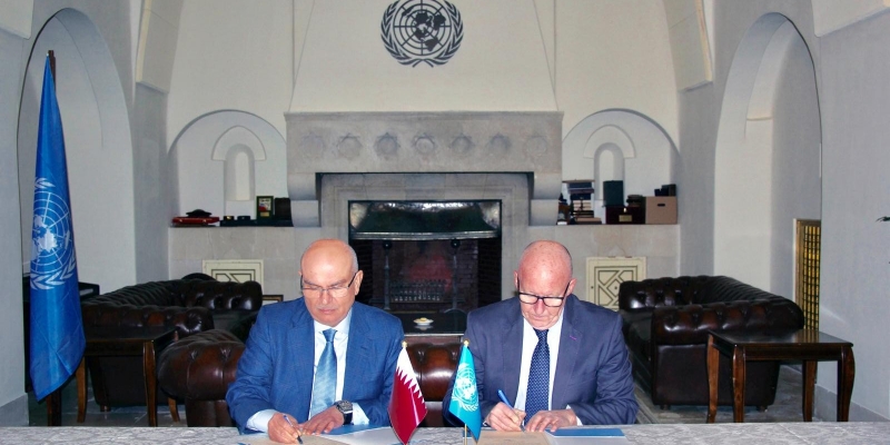 Muhammad al-Amoudi at the UN offices in Jerusalem signs an agreement for financing a project to give jobs to unemployed workers in the Gaza Strip, part of the Qatari aid package for 2019 (Qatari Committee Facebook page, January 27, 2019).