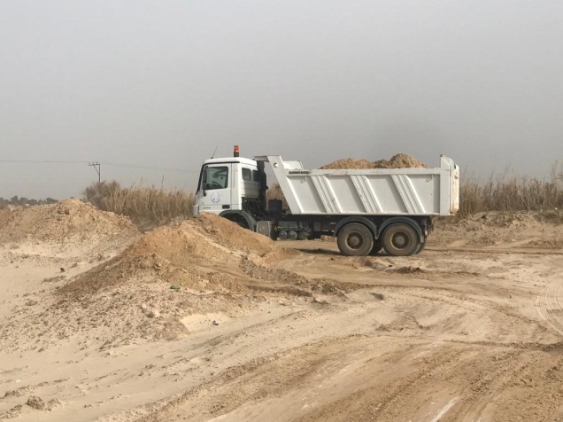 עבודות ליישור השטח בצפון הרצועה שבו התקיימה ההפגנה, שליוותה את הפעילות הימית בצפון הרצועה (חשבון הטוויטר של הצלם חסן אצליח, 27 בינואר 2019)