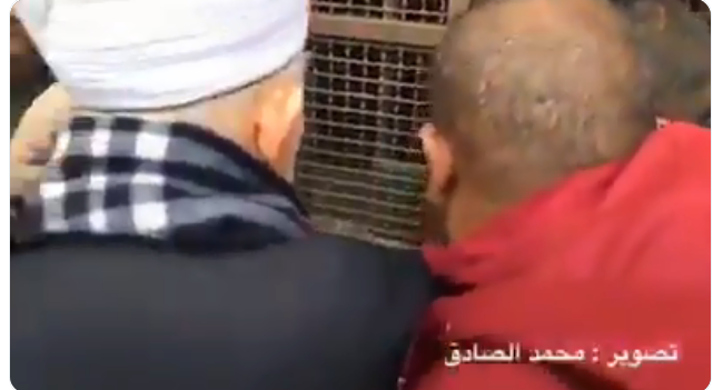 Sheik Abd al-Azeem Salhab, chairman of the waqf council, breaks into the Golden gate precinct along with the crowd (Palinfo Twitter account, February 22, 2019).