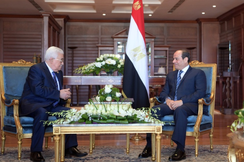 Mahmoud Abbas et le Président égyptien Abdel Fattah el-Sisi en marge du sommet de Charm al-Cheikh (Wafa, 24 février 2019)