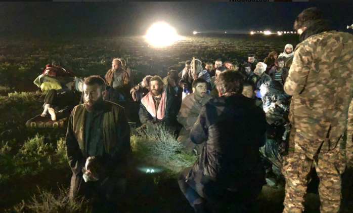 Some of the 350 ISIS operatives who have surrendered to the SDF forces in Al-Baghouz Fawqani (Twitter, February 26, 2019)