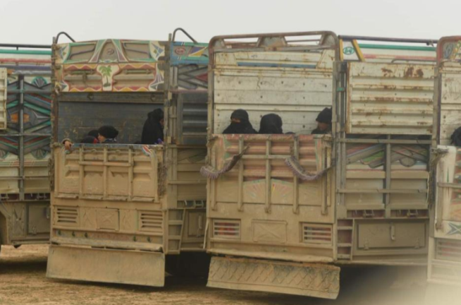 Selection and evacuation of ISIS family members in Al-Baghouz Fawqani (Al-Aan Channel, February 24, 2019)