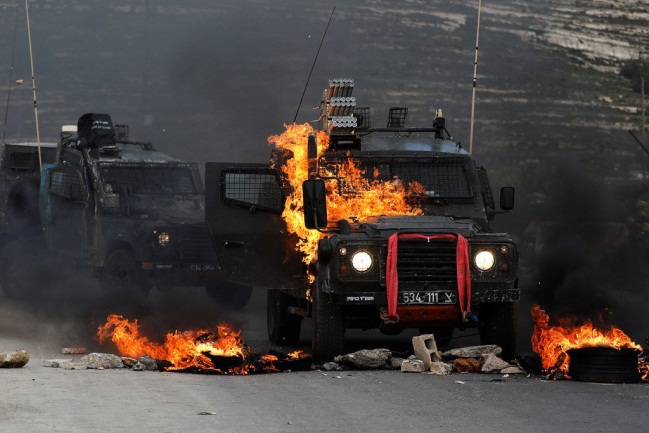 Burning IDF jeep (Palinfo Twitter account, March 27, 2019).