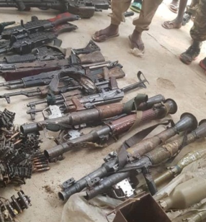 Weapons, ammunition and equipment seized from ISIS operatives killed in clashes with the Nigerian army and the Cameroonian army in Borno State (Twitter account of the Nigerian army, April 14, 2019). 