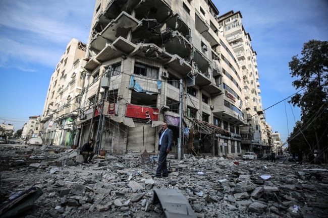 Le bâtiment al-Ghussein dans la ville de Gaza après une attaque aérienne. (Page Facebook Shehab, 5 mai 2019). Le bâtiment a été utilisé par la cyber-unité du Hamas.