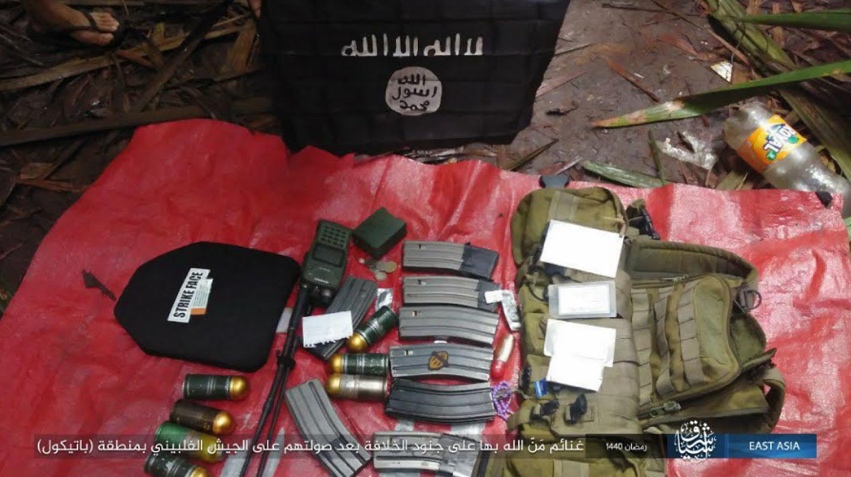 Ammunition and military equipment belonging to the Philippine army, seized by ISIS operatives in the area of Patikul in Jolo Island (Telegram, May 27, 2019)