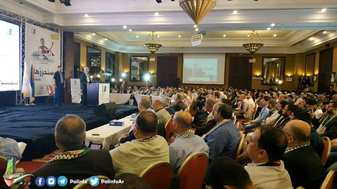 Yahya al-Sinwar gives a speech at the conference held in the Gaza Strip to mark Jerusalem Day. (Right: Huna al-Masira YouTube channel, May 30, 2019; Left: Palinfo Twitter account, May 30, 2019).