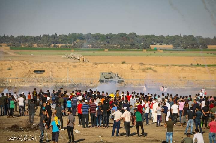 Palestinian demonstrators at the return march in eastern Khan Yunis (I'lam Khan Yunis Facebook page, July 5, 2019).