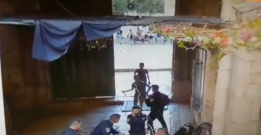  Pictures documenting the stabbing of the policeman (Israel Police Force spokesman's unit, August 15, 2019). 