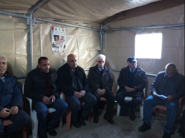 Senior Fatah figure Jamal al-Muheisen (white hair) visits the solidarity tent erected for Islam Yusuf Abu Hamid in the al-Am'ari refugee camp in Ramallah (Jamal al-Muheisen's Facebook page, December 15, 2018).