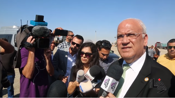 Saeb Erekat takes foreign and local correspondents on a visit to the Jericho and Jordan Valley sector (Wafa, November 4, 2019).