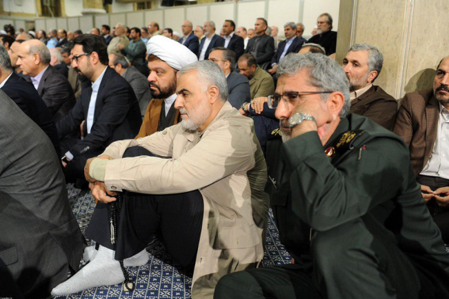 Esmail Qa’ani next to Qasem Soleimani )Fars, January 3, 2020). 