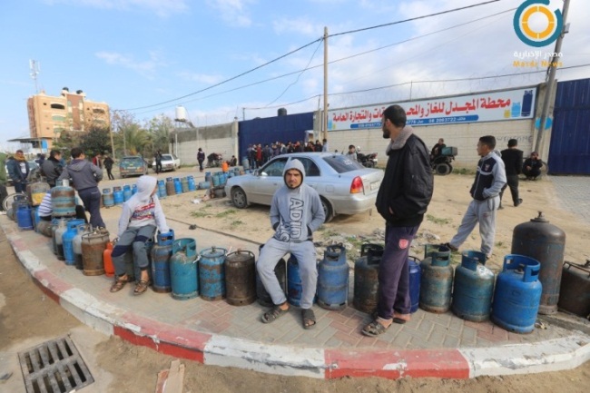 Les Gazaouis font la queue pour remplir des ballons à gaz vides (Compte Twitter de Masdar News, 23 janvier 2020). 