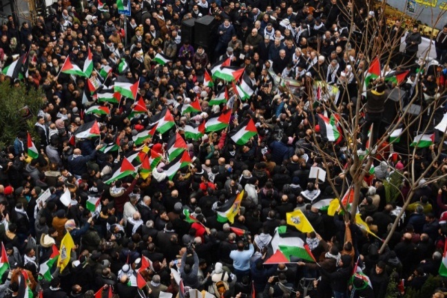 Le rassemblement de soutien à Mahmoud Abbas dans le centre de Ramallah.